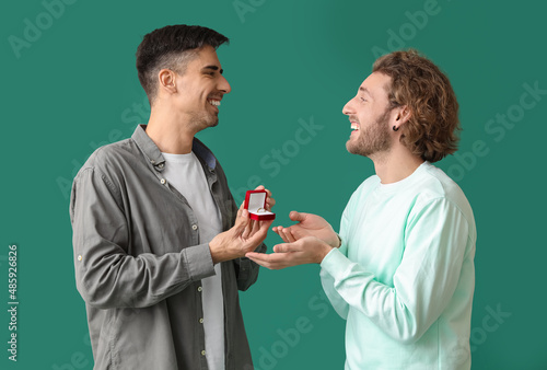 Young gay proposing to his ...