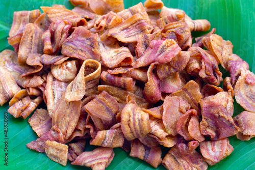 Banana slice chips on banana leaf