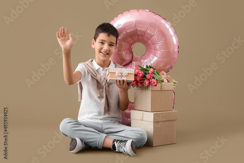 Little boy with tulips, gif...