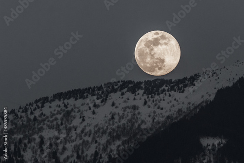 Levée de lune sur la maurienne photo