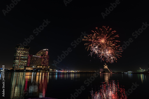 Canvas Print A night shot of fireworks for the opening of Dubai Festival city Ripe Market DFC