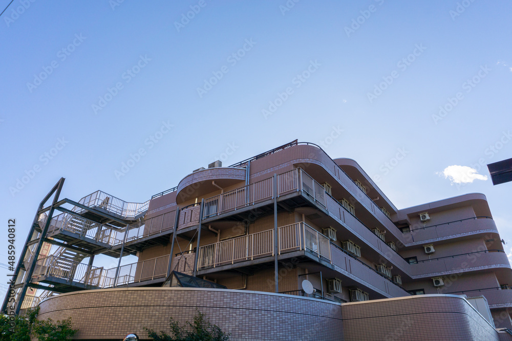 The appearance of the condominium and the refreshing blue sky scenery_b_19 The appearance of the condominium and the refreshing blue sky scenery_b_19