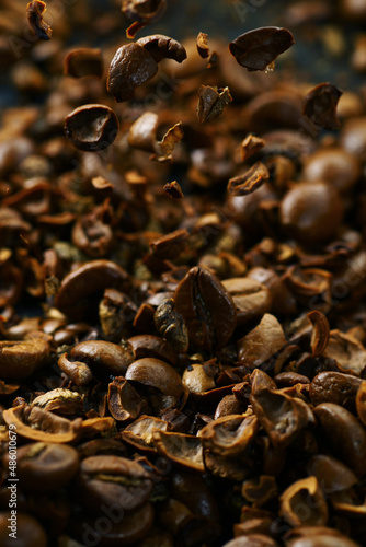 Macro texture of coffee beans © taffpixture
