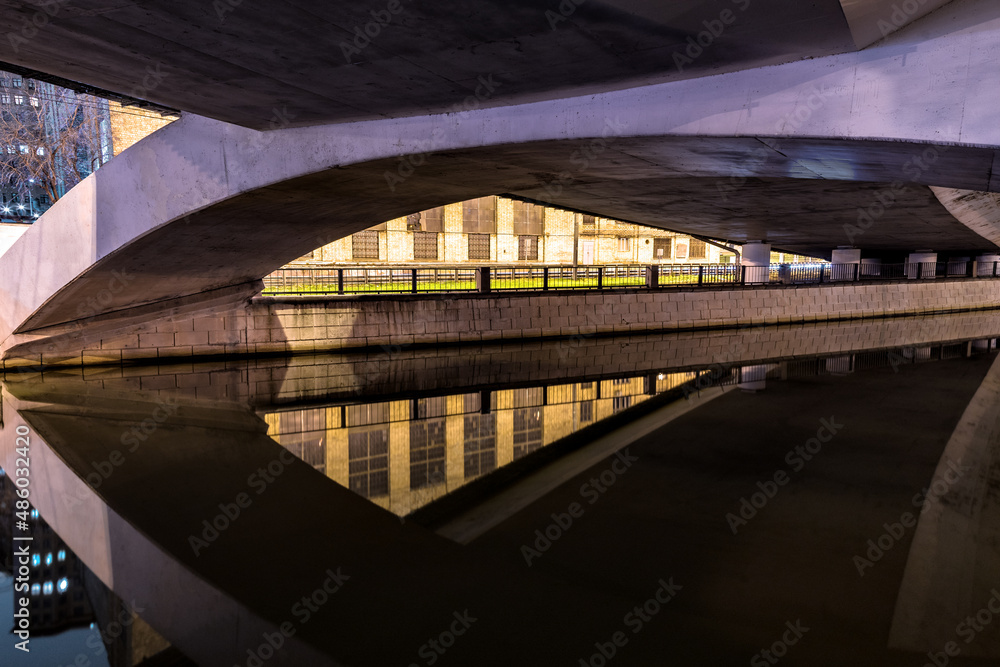 Obraz premium bridge over the river