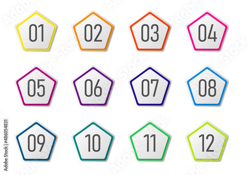 インフォグラフィックに使用できる1から12の数字五角形アイコンセット