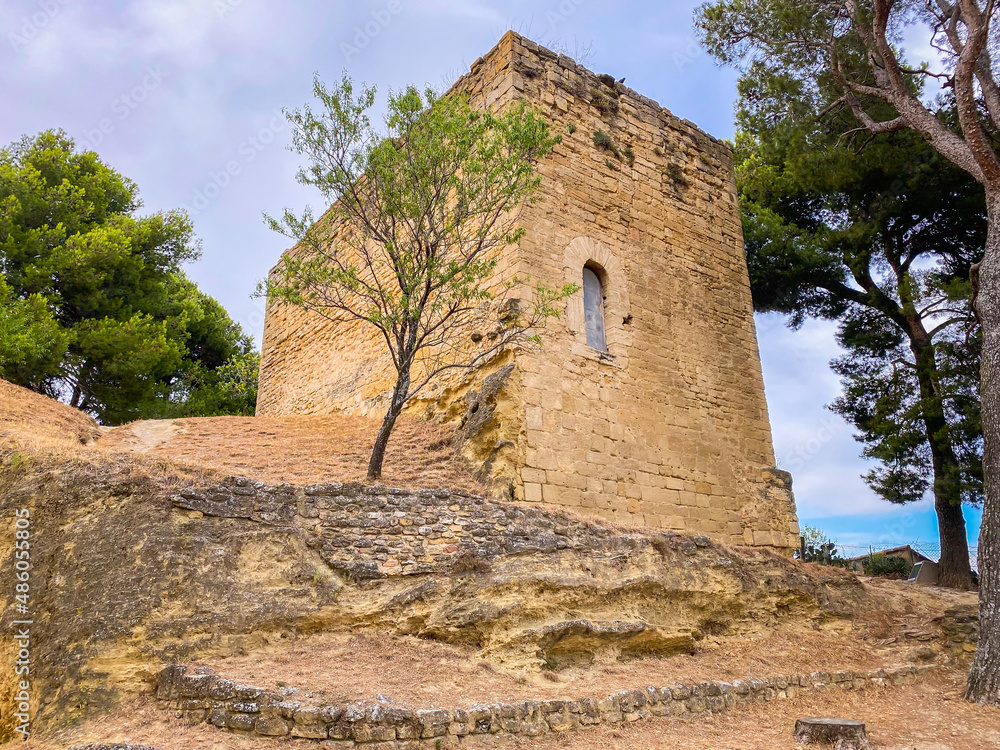 Saint-Michel keep, the only vestige of Cucuron castle in the Luberon valley in Provence, France Saint-Michel keep, the only vestige of Cucuron castle in the Luberon valley in Provence, France