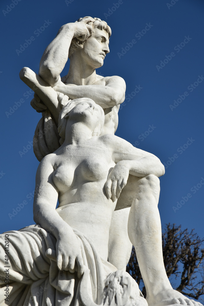 Sculpture de marbre du jardin des Grands Explorateurs à Paris. France Sculpture de marbre du jardin des Grands Explorateurs à Paris. France