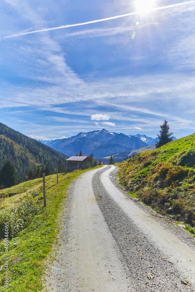 Schönes Bergpanorama im Salzburger Land oberhalb von Wald im Pinzgau,  Österreich.