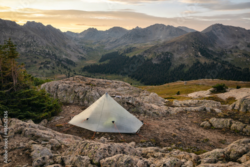 Cuadro en lienzo Camping in the Hunter-Fryingpan Wilderness
