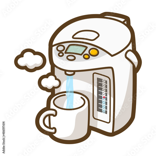 電気ポットでマグカップにお湯を注ぐ