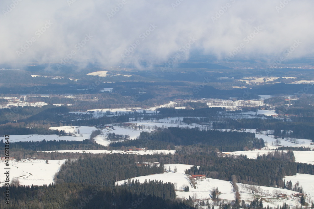 deutsche Landschaft von oben im Winter