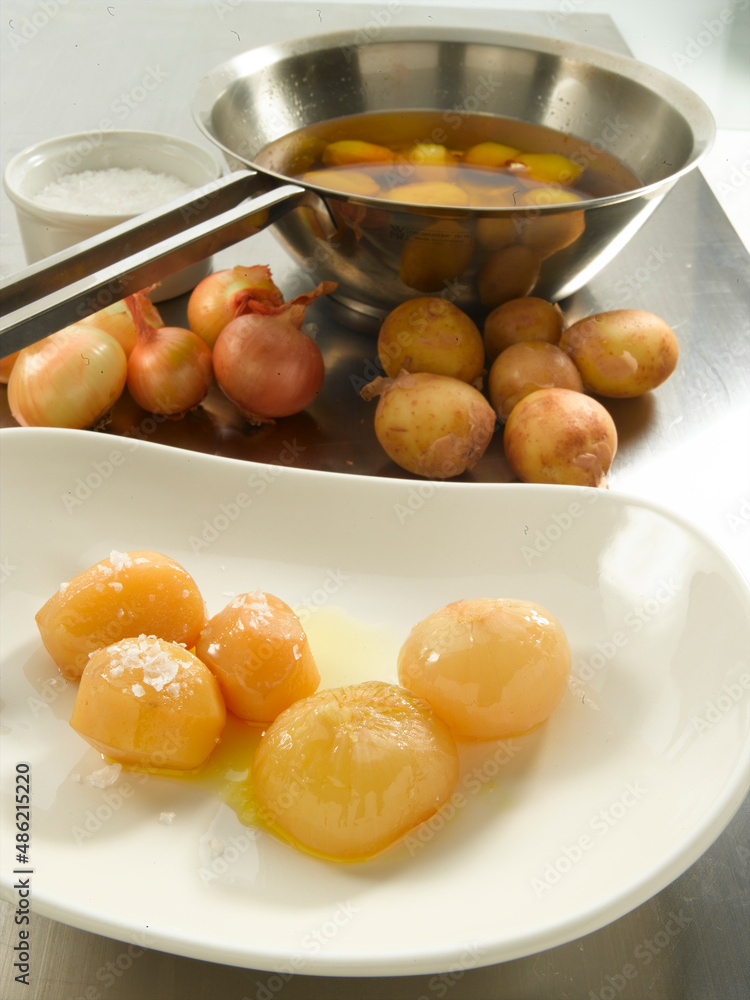 Cebollas confitadas. Candied onions. Cebollas confitadas. Candied onions.