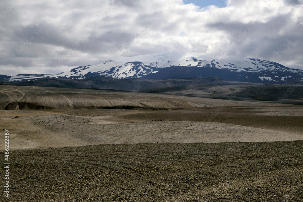 Fototapeta premium Von Vulkanasche gepräge Landschaft an der Route 26 am Fuße des Vulkans Hekla in Island