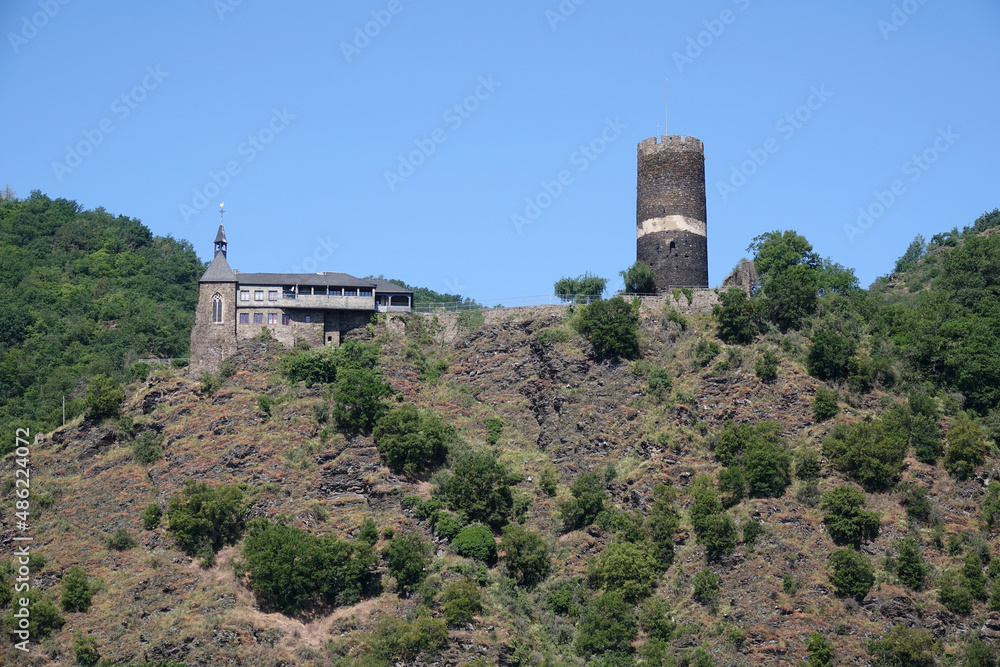 Fototapeta premium Burg Bischofstein bei Burgen an der Mosel