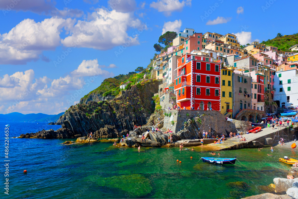 Wunderschönes Dorf Riomaggiore in Cinque Terre, Italien