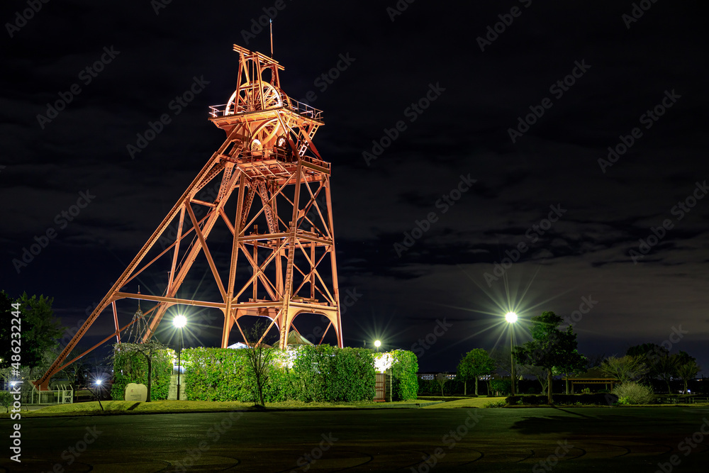 ライトアップされた竪坑櫓　田川市石炭記念公園　福岡県田川市　Illuminated shaft turret. Tagawa City Coal Memorial Park. Fukuoka-ken Tagawa city