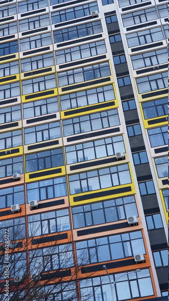 Obraz premium The wall of colorful windows 