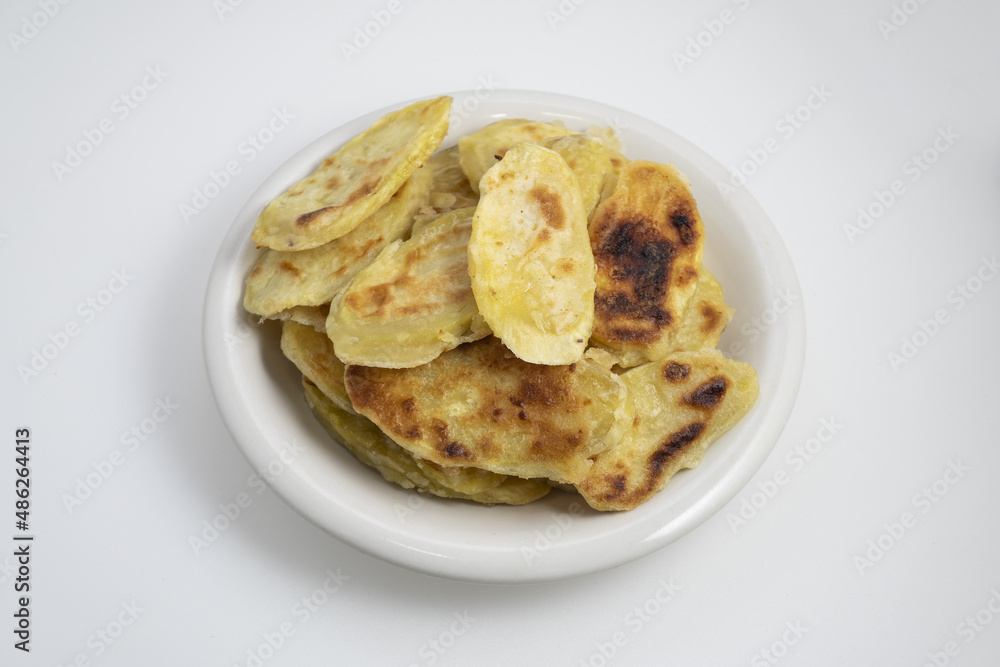 접시에 담겨있는 맛있는 고구마전 접시에 담겨있는 맛있는 고구마전