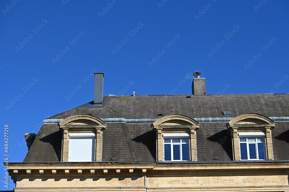 immobilier prieuré Longlaville toit fenetre architecture