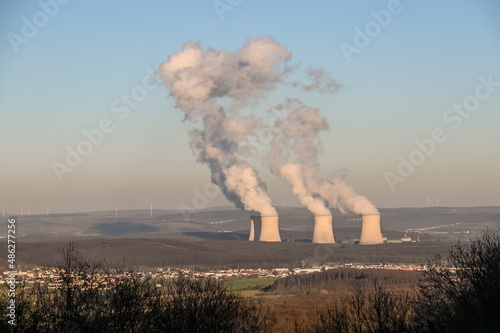 centrale nucleaire electricité environnement ecologie Cattenom Thionville Lorraine France planète climat