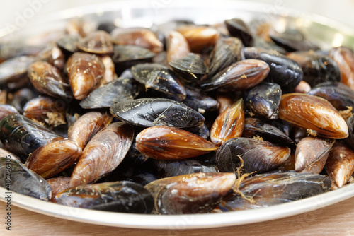Fototapeta Naklejka Na Ścianę i Meble -  Raw uncooked mussels