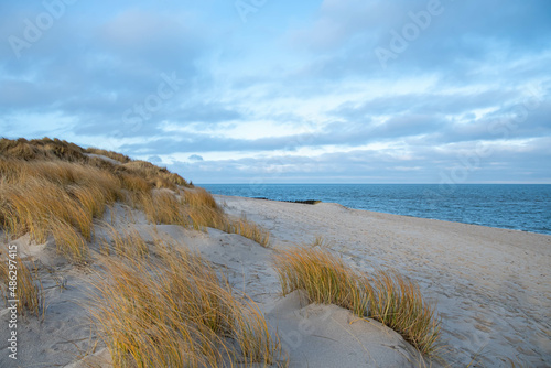 Strand und Dünenlandschaft an der Spitze des Lister Ellenbogens Insel Sylt