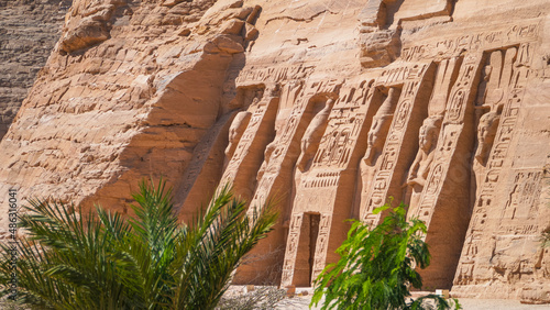 Obraz na płótnie Aswan, Egypt : temple of Nefertari next to the temple of Abu Simbel temple of Pharaoh Ramses II in southern Egypt in Nubia next to Lake Nasser. w salonie