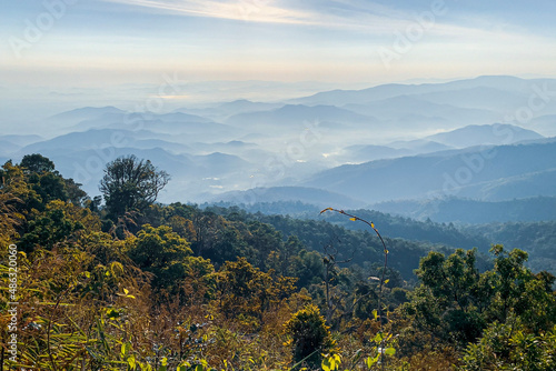 Mountains in the western part of Thailand © Verachai Jewcharoen