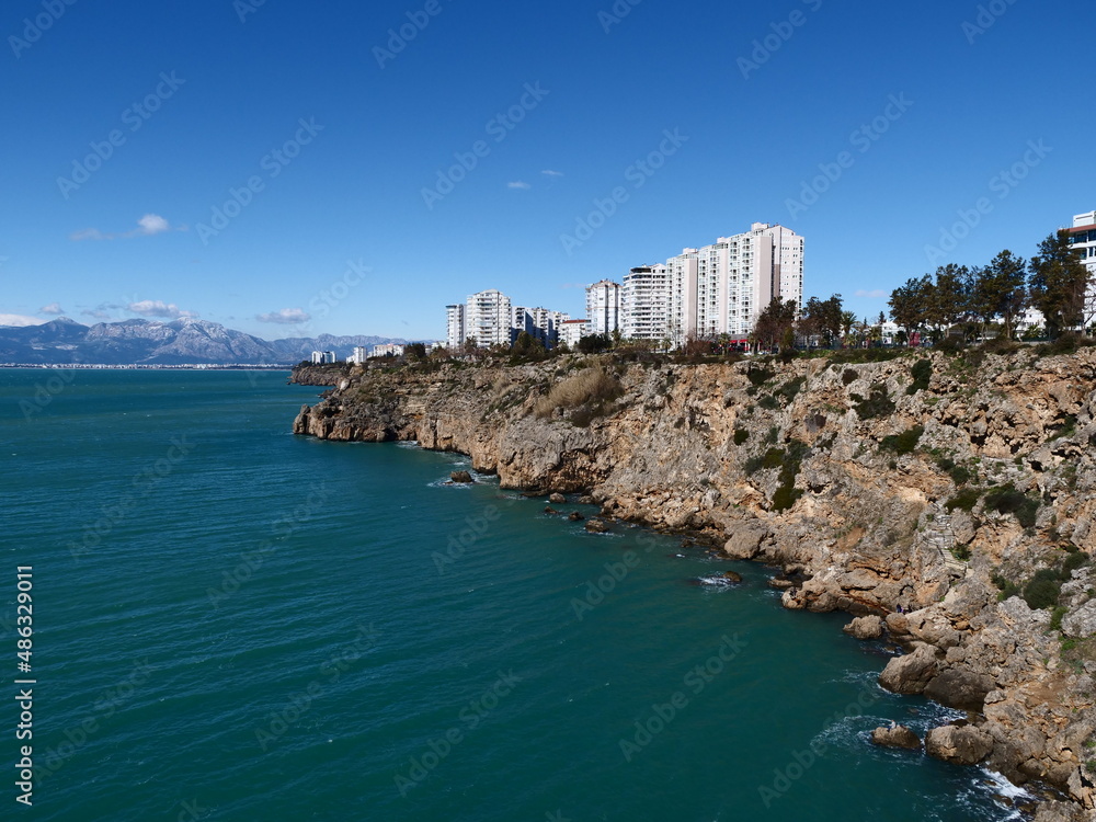 Fototapeta premium touristic cliff city antalya in mediterranean turkey coastline by the mediterranean sea