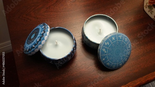 Blue peppermint candles with lids © Teresa