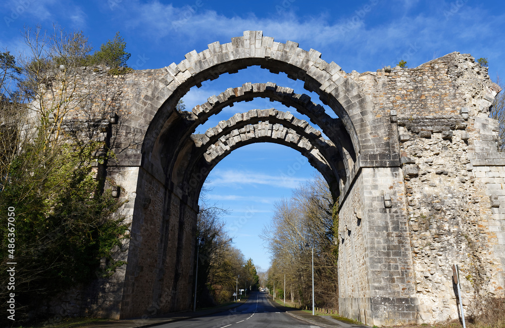 Aqueduct Maintenon. The aqueduct of Maintenon is an unfinished work of art crossing the Eure Valley.