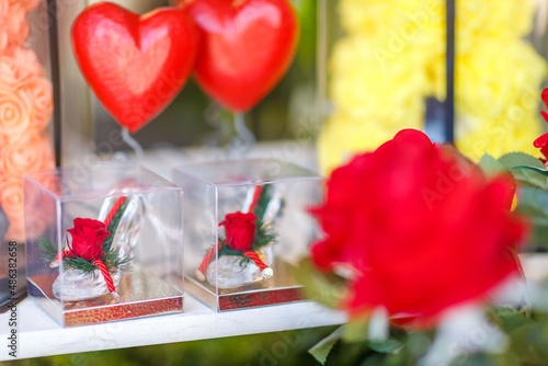 flower, red, romance, background, rose, valentine, bouquet, love, beauty, elegance, heart, horizontal, marriage, petals, photography, color image, white, holiday, bloom, day, rose - flower, valentine'