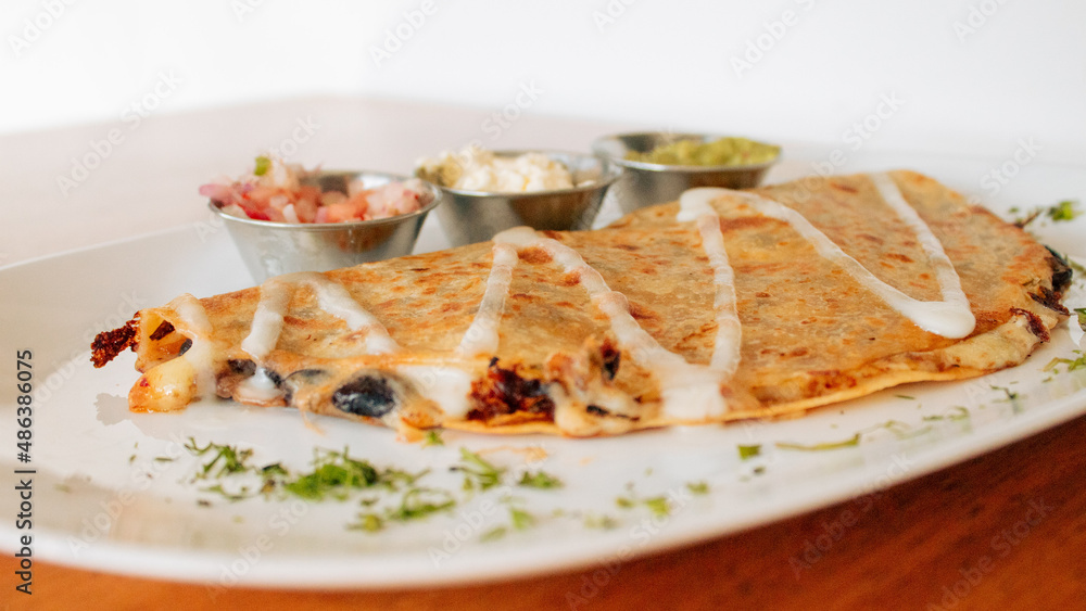 Typical Mexican dish, based on meat and other ingredients.
Typical Mexican dish, based on meat and other ingredients.