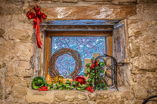 Wallpaper Mural window for flowers Torontodigital.ca