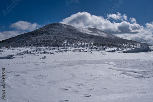 冬の八ヶ岳青空と厳冬の雪山風景 © Kazuhiro.Kimura
