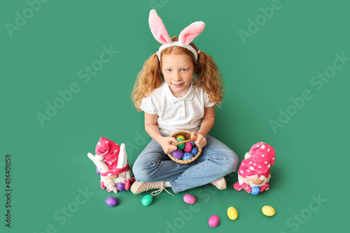 Funny little girl with bunn...