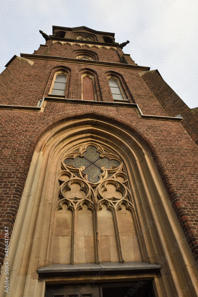 Fototapeta premium St. Pankratius Kirche in Glehn bei korschenbroich, Neuss, Deutschland 
