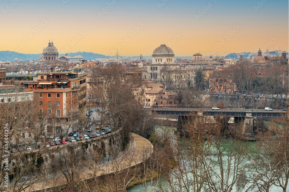 Vue sur la ville de Rome à l'aube