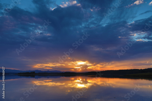 Australian Lake sunset © Claire
