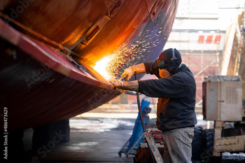 Canvas Print welder working in the shipyard