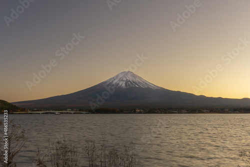 Views of the majestic Mount Fuji in japan © Hernán J. Martín