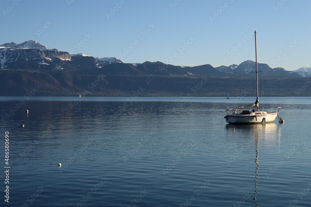 Obraz premium Le lac Léman vu depuis Lausanne, ville de Lausanne, canton de Vaud, Suisse