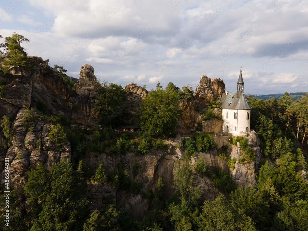 castle in the mountains Hrubá Skála 