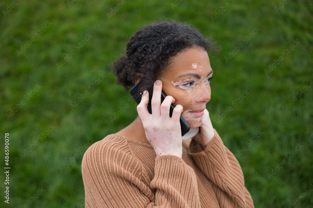 black woman talking on the phone
black woman talking on the phone