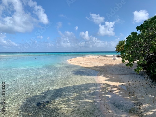 Fotografie, Obraz beach with sky and clouds in a Tahitian island