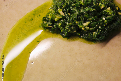 spinach presentation on plate