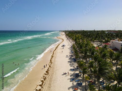 фотографія The snow-white beach of Mexico