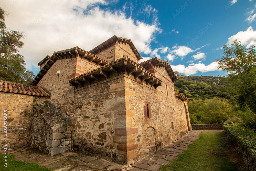 Pre-Romanesque church, in the middle of the mountains