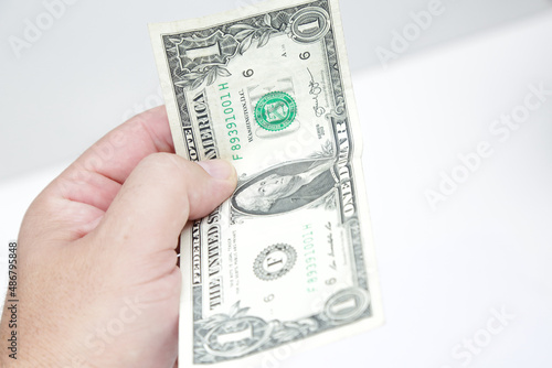 Dinheiro dolares isolado no fundo branco . 