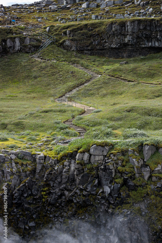 way down to the cliff